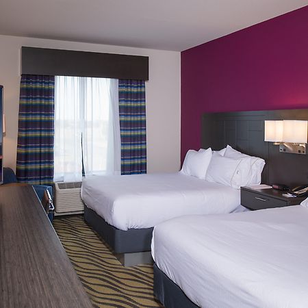 Holiday Inn Express Hutchison By Ihg Hutchinson Exterior foto